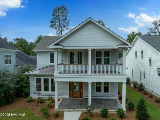 Property Slideshow image 2 of 60 | 305 jenoa dr, Castle Hayne, NC, 28429