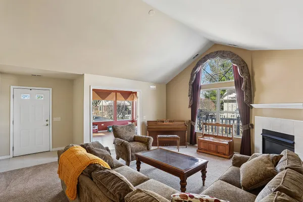 Property Slideshow image 3 of 21 | 1944 timbers edge cir, Joliet, IL, 60431