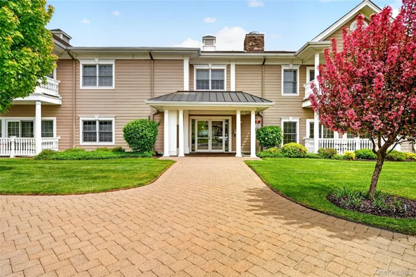 Property Slideshow image 2 of 29 | 4105 fred ill jr ct, Orangetown, NY, 10965