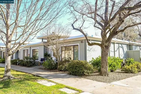 Property Slideshow image 3 of 28 | 1129 leisure ln 4, Walnut Creek, CA, 94595