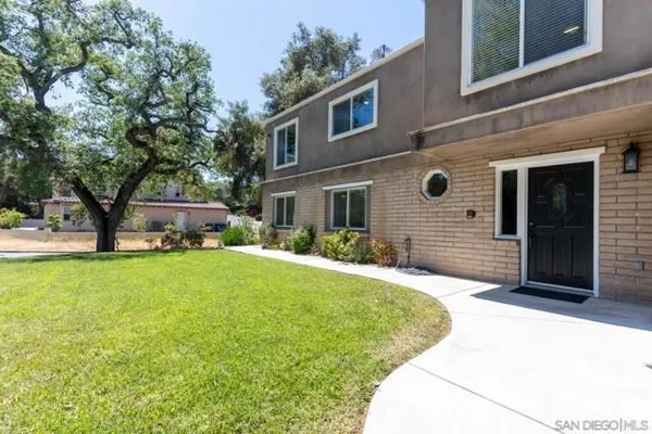 Property Slideshow image 3 of 38 | 28108 mountain meadow rd, Escondido, CA, 92026