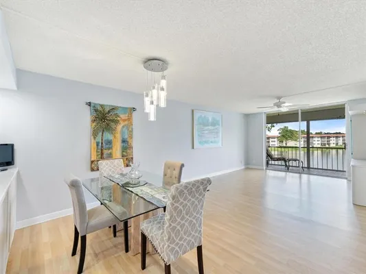 Property Slideshow image 3 of 42 | 9423 s hollybrook lake dr 309, Pembroke Pines, FL, 33025