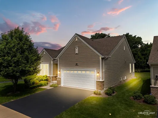 Property Slideshow image 2 of 33 | 3923 chesapeake ln, Naperville, IL, 60564