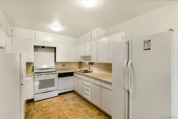 Property Slideshow image 3 of 22 | 625 s clinton st 7b, Denver, CO, 80247