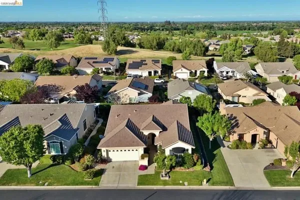 Property Slideshow image 2 of 60 | 1632 regent dr, Brentwood (Cc), CA, 94513