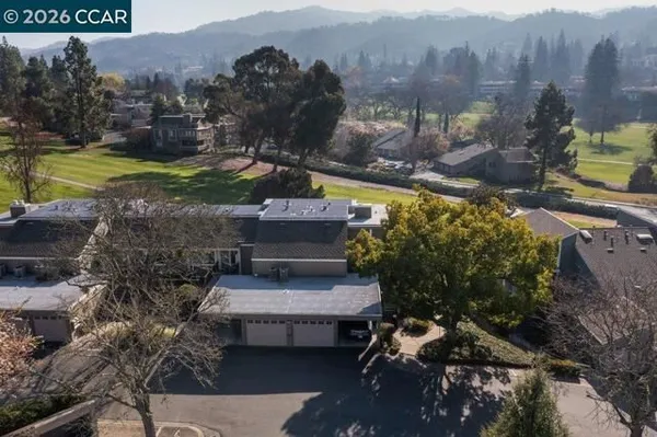 Property Slideshow image 3 of 58 | 3136 rossmoor pkwy apt 8, Walnut Creek, CA, 94595