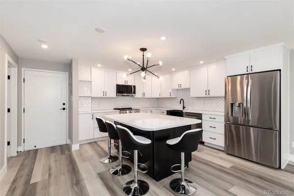 Property Slideshow image 3 of 30 | 13991 e marina dr 105, Aurora, CO, 80014
