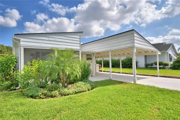 Property Slideshow image 2 of 48 | 4816 goldenview ln, Lakeland, FL, 33811