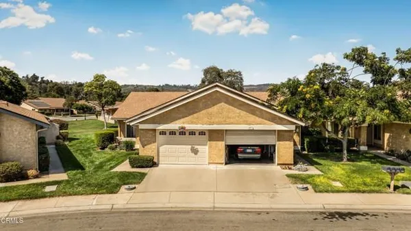 Property Slideshow image 2 of 57 | 34137 village 34 34, Camarillo, CA, 93012