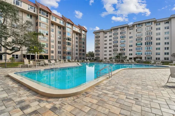 Property Slideshow image 2 of 17 | 620 edgewater dr 204, Dunedin, FL, 34698