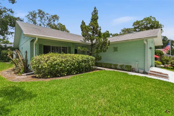 Property Slideshow image 2 of 25 | 10600 salamanca dr, Port Richey, FL, 34668