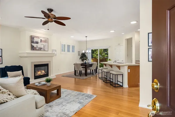 Property Slideshow image 2 of 22 | 13273 sun break way, Redmond, WA, 98053