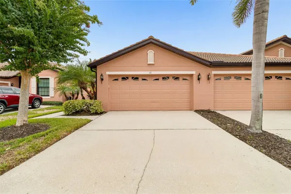 Property Slideshow image 2 of 51 | 161 shell falls dr, Apollo Beach, FL, 33572