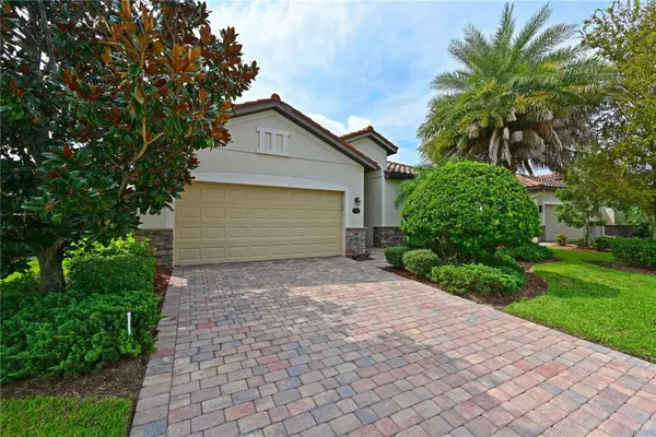Property Slideshow image 3 of 53 | 7114 quiet creek dr, Bradenton, FL, 34212