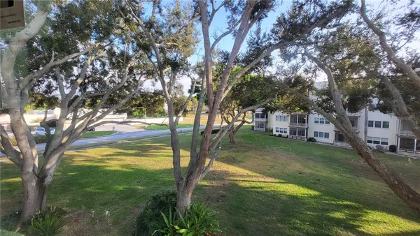 Property Slideshow image 3 of 26 | 5725 80th st n unit 314, St Petersburg, FL, 33709