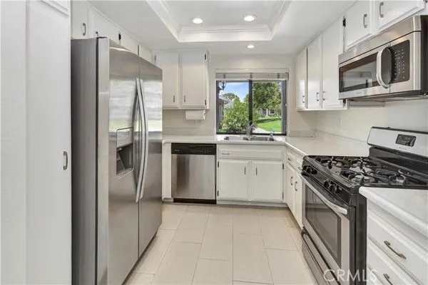 Property Slideshow image 3 of 19 | 8566 larkhall cir 808-b, Huntington Beach, CA, 92646