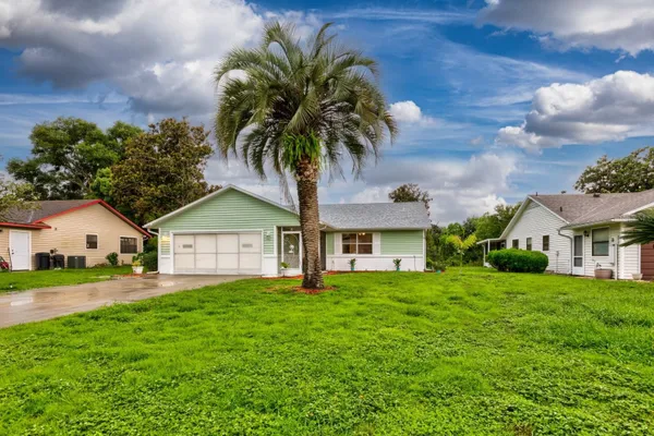 Property Slideshow image 2 of 40 | 16 easter ross ct, Leesburg, FL, 34788