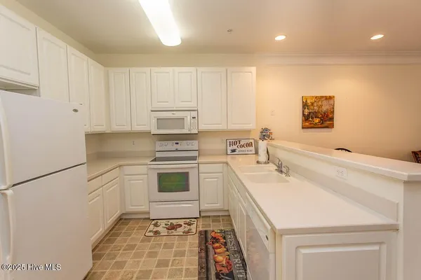 Property Slideshow image 3 of 38 | 395 s crow creek dr 1401, Calabash, NC, 28467