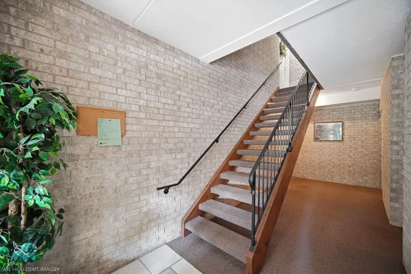 Property Slideshow image 3 of 21 | 6508 pine trail ln 1, Tinley Park, IL, 60477