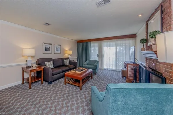 Property Slideshow image 2 of 33 | 709 graves ordinary, Williamsburg, VA, 23185