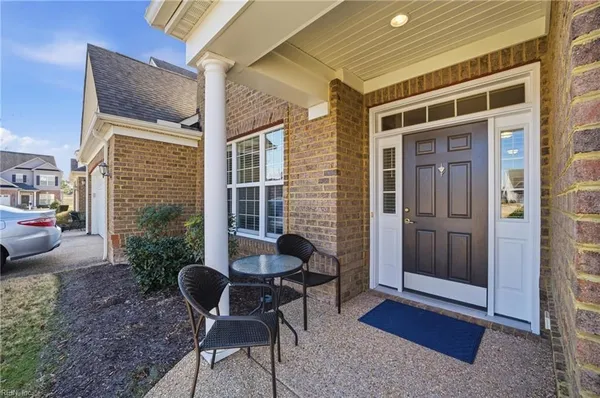 Property Slideshow image 2 of 50 | 1009 eagle pointe way, Chesapeake, VA, 23322