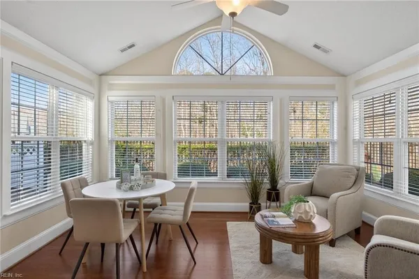 Property Slideshow image 2 of 31 | 4330 creek view east unit e, Williamsburg, VA, 23188