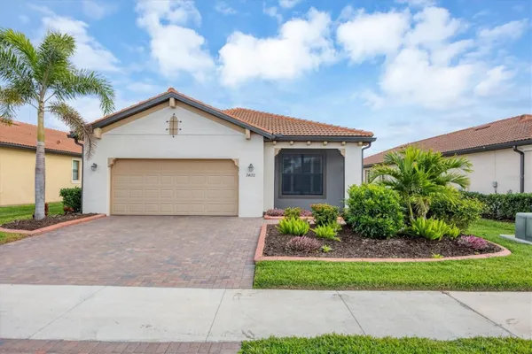 Property Slideshow image 3 of 100 | 24172 spartina dr, Venice, FL, 34293