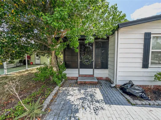 Property Slideshow image 2 of 12 | 1820 w schwartz blvd 8, Lady Lake, FL, 32159