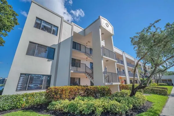 Property Slideshow image 2 of 34 | 10738 w clairmont cir 206, Tamarac, FL, 33321