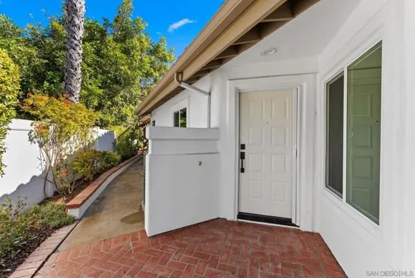 Property Slideshow image 3 of 34 | 4946 alicante way, Oceanside, CA, 92056