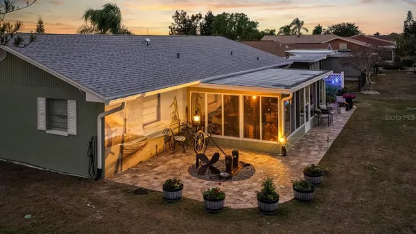 Property Slideshow image 3 of 34 | 1728 coco palm cir, Sun City Center, FL, 33573