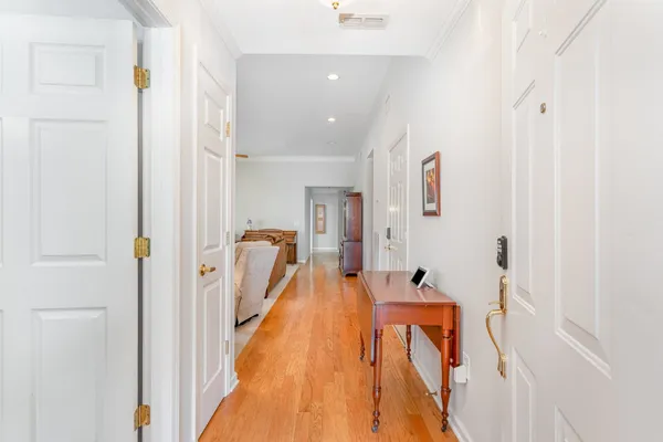 Property Slideshow image 2 of 15 | 646 forest glen cir, Murfreesboro, TN, 37128