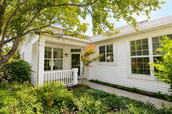 Property Slideshow image 2 of 28 | 673 saugatuk cir, Romeoville, IL, 60446