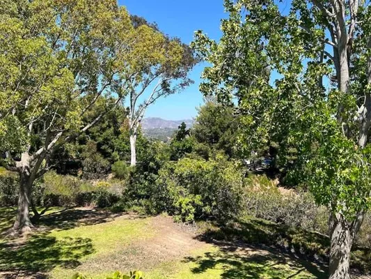 Property Slideshow image 2 of 30 | 1976 fairlee dr, Encinitas, CA, 92024