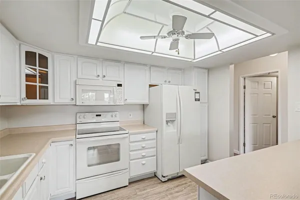 Property Slideshow image 3 of 27 | 13901 e marina dr 211, Aurora, CO, 80014