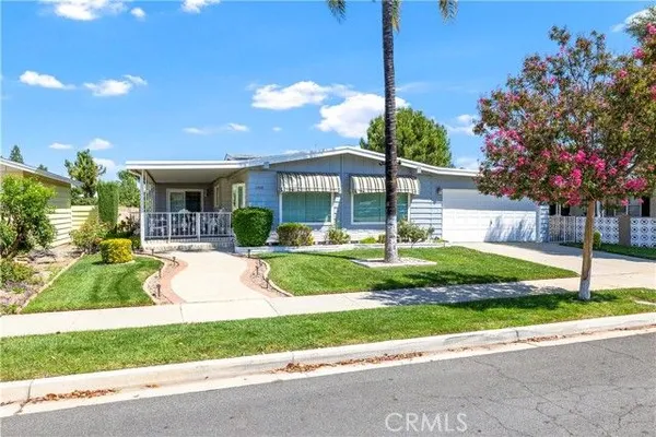 Property Slideshow image 2 of 45 | 2908 jacaranda way, Hemet, CA, 92545