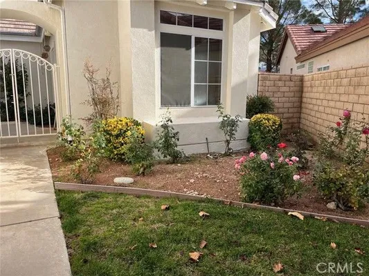 Property Slideshow image 2 of 38 | 19645 rolling green dr, Apple Valley, CA, 92308