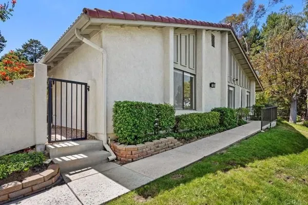 Property Slideshow image 2 of 39 | 1984 jayton ln, Encinitas, CA, 92024