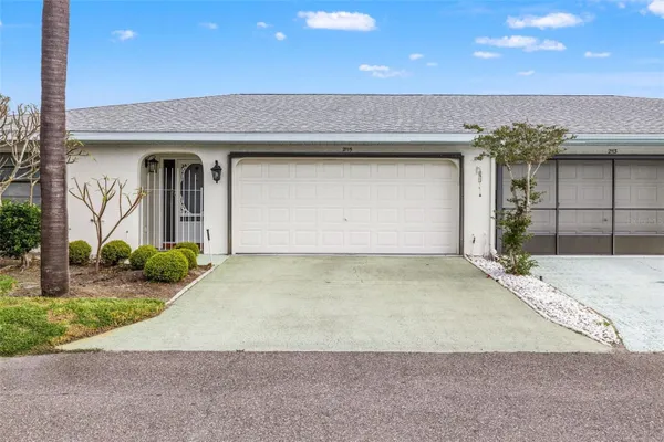 Property Slideshow image 2 of 41 | 2115 n halcyon dr, Sun City Center, FL, 33573