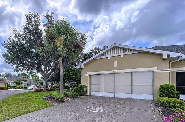 Property Slideshow image 2 of 74 | 2018 inverness greens dr # 2018, Sun City Center, FL, 33573