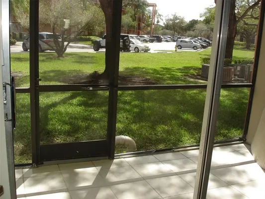 Property Slideshow image 2 of 13 | 571 sw 142nd ave apt 106, Pembroke Pines, FL, 33027