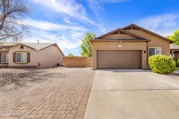 Property Slideshow image 2 of 35 | 7901 e rusty spur trl, Prescott Valley, AZ, 86315