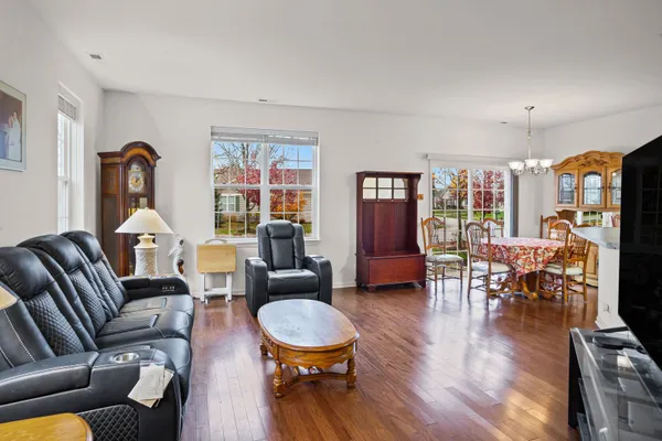 Property Slideshow image 3 of 15 | 1594 hannah ln # 1112, Pingree Grove, IL, 60140