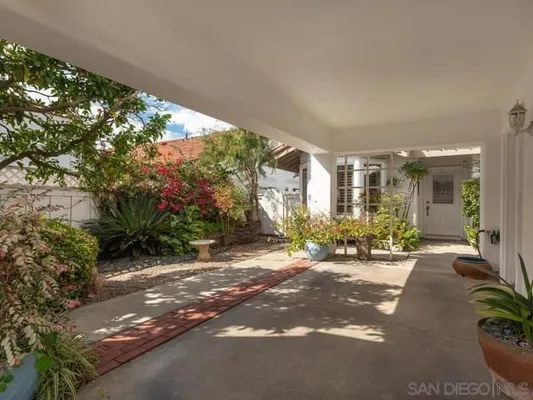 Property Slideshow image 2 of 32 | 4671 barcelona way, Oceanside, CA, 92056