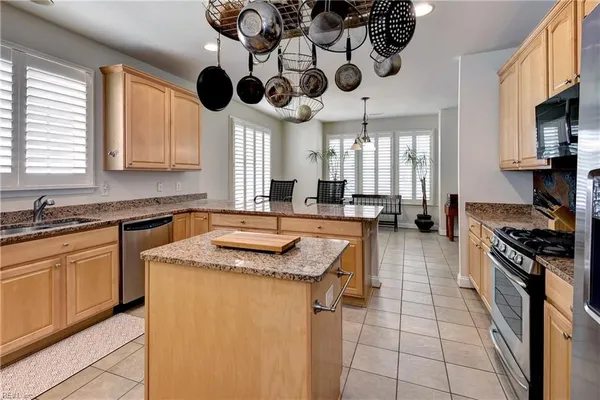 Property Slideshow image 3 of 35 | 6505 lloyds ln, Williamsburg, VA, 23188