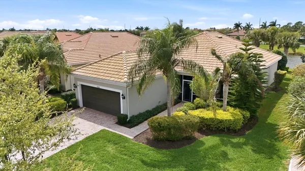 Property Slideshow image 3 of 94 | 19369 jacinda st, Venice, FL, 34293