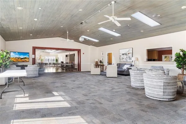 Property Slideshow image 3 of 9 | 1407 middle rd 91, Riverhead, NY, 11933