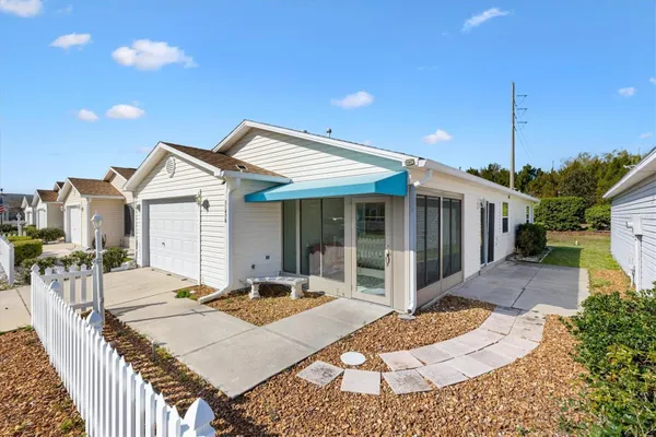 Property Slideshow image 2 of 36 | 17470 se 93rd vine ave, The Villages, FL, 32162