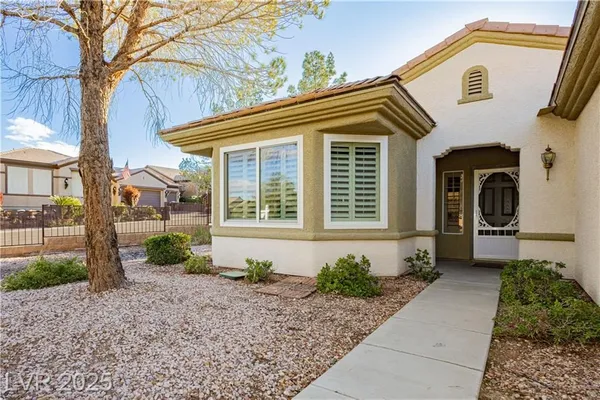 Property Slideshow image 2 of 40 | 2032 wolverine ct, Henderson, NV, 89052