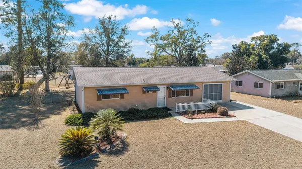 Property Slideshow image 3 of 54 | 8172 sw 107th pl, Ocala, FL, 34481